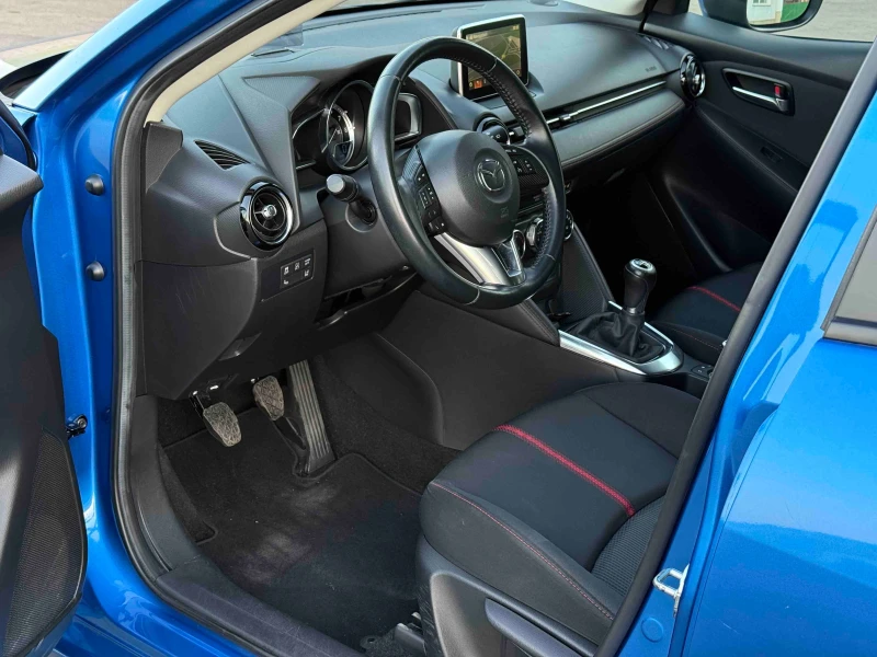 Mazda 2 1.5i 6ск Швейцария, снимка 9 - Автомобили и джипове - 50952064