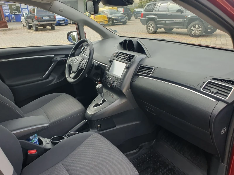 Toyota Verso EDITION S+ , снимка 9 - Автомобили и джипове - 53136747