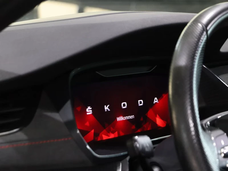 Skoda Octavia RS-SPORT/2.0TDI/200HP/DSG/CAM/NAVI/COMBI/156D, снимка 11 - Автомобили и джипове - 52118679