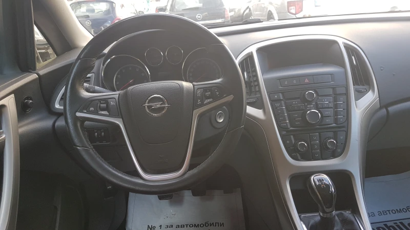 Opel Astra 1.4i-153 x .km UNIKAT, снимка 9 - Автомобили и джипове - 52246926