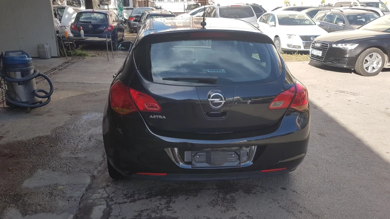 Opel Astra 1.4i-153 x .km UNIKAT, снимка 3 - Автомобили и джипове - 52246926