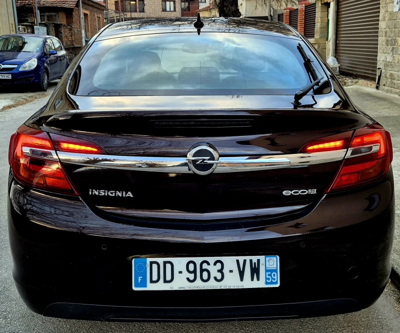 Opel Insignia 2.0d-COSMO-LUX-NAVI-6speed, снимка 10 - Автомобили и джипове - 52968789
