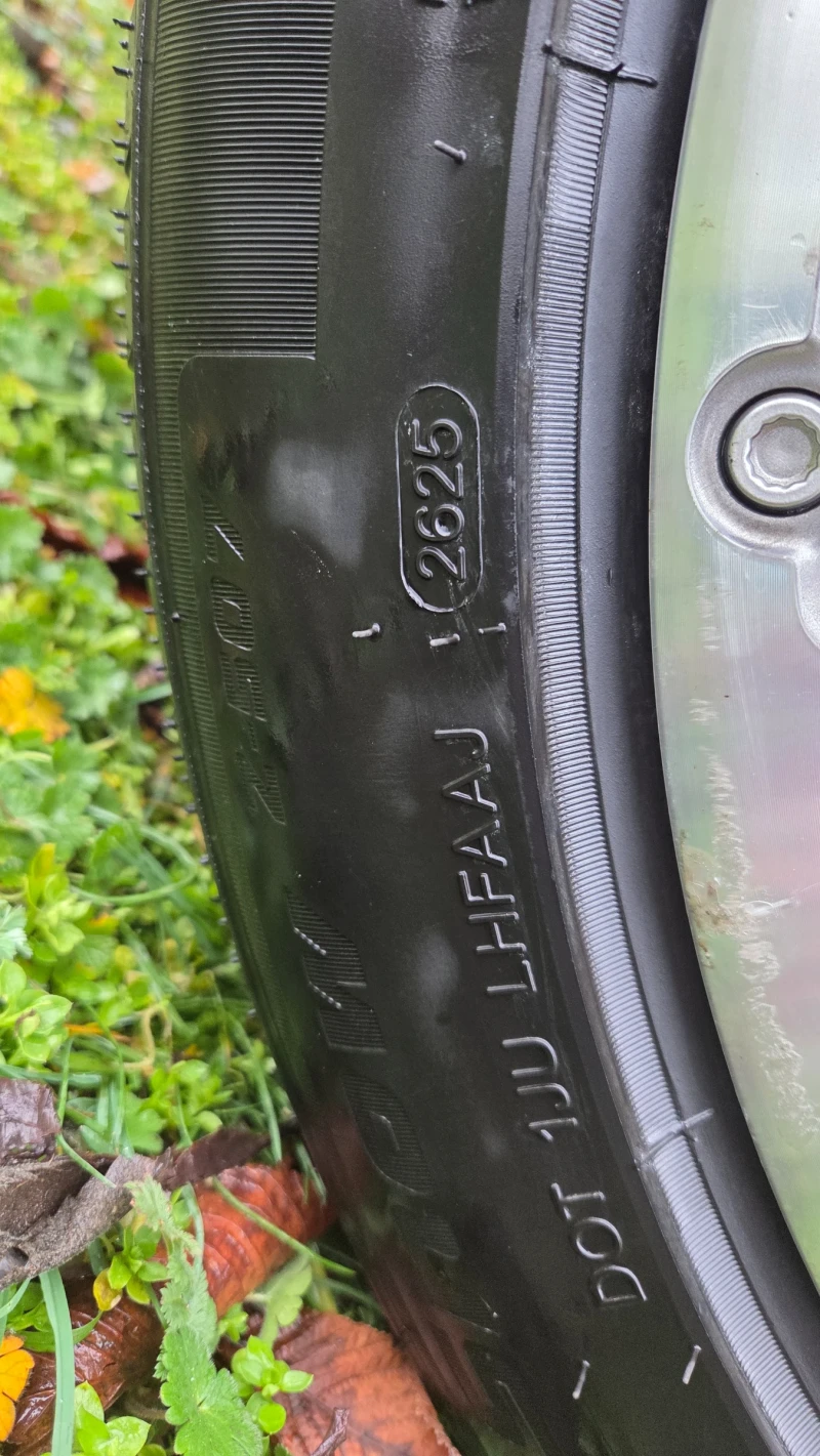 VW Touran 1.4 TSI, снимка 11 - Автомобили и джипове - 53284780