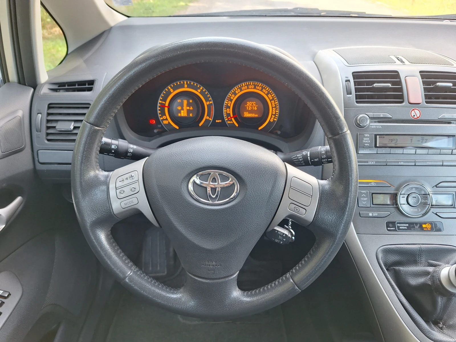 Toyota Auris 2.0D4-D 126к.с. - изображение 9