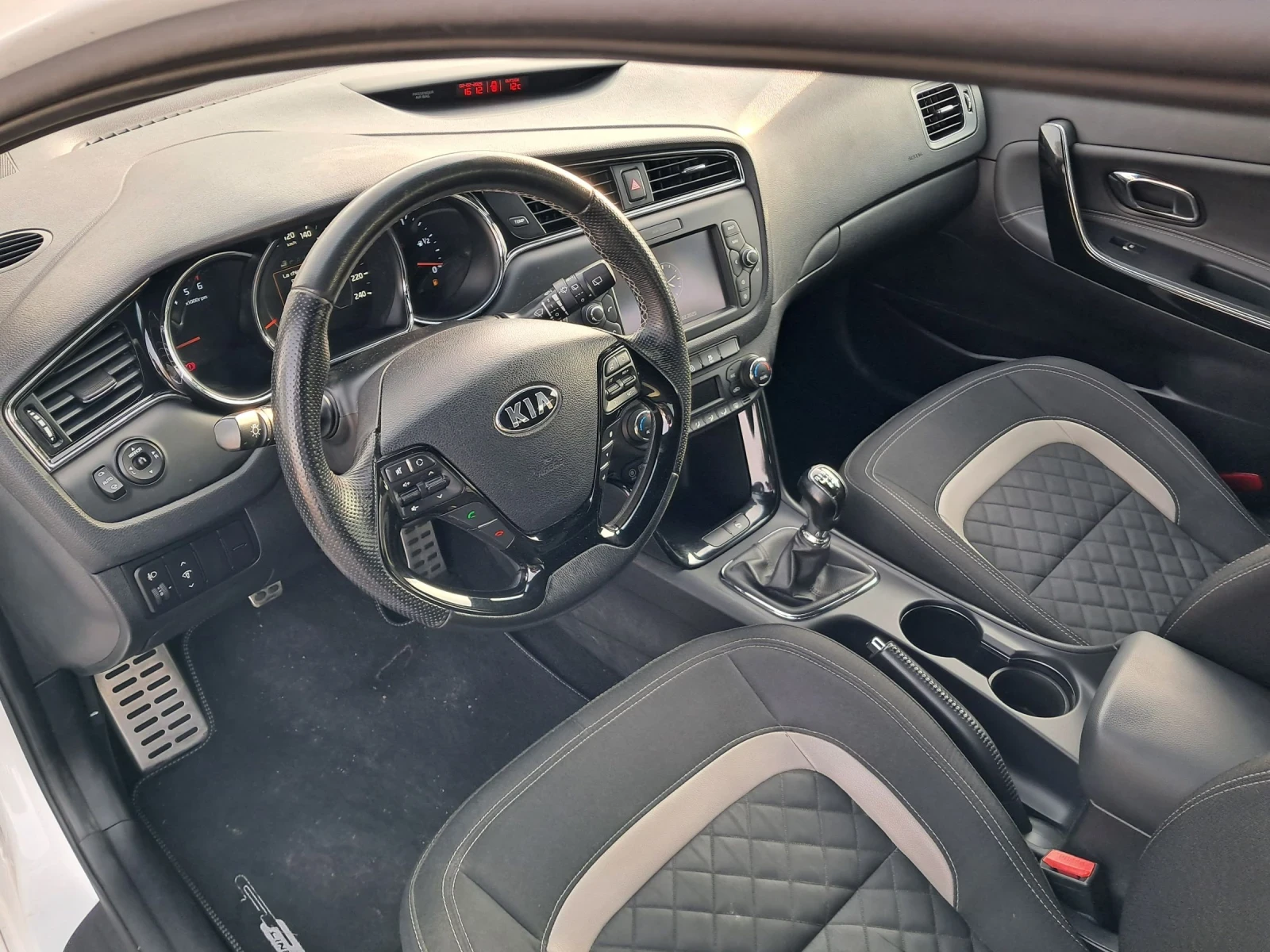 Kia Ceed  1.6 crdi 110hp Gt-line - изображение 10