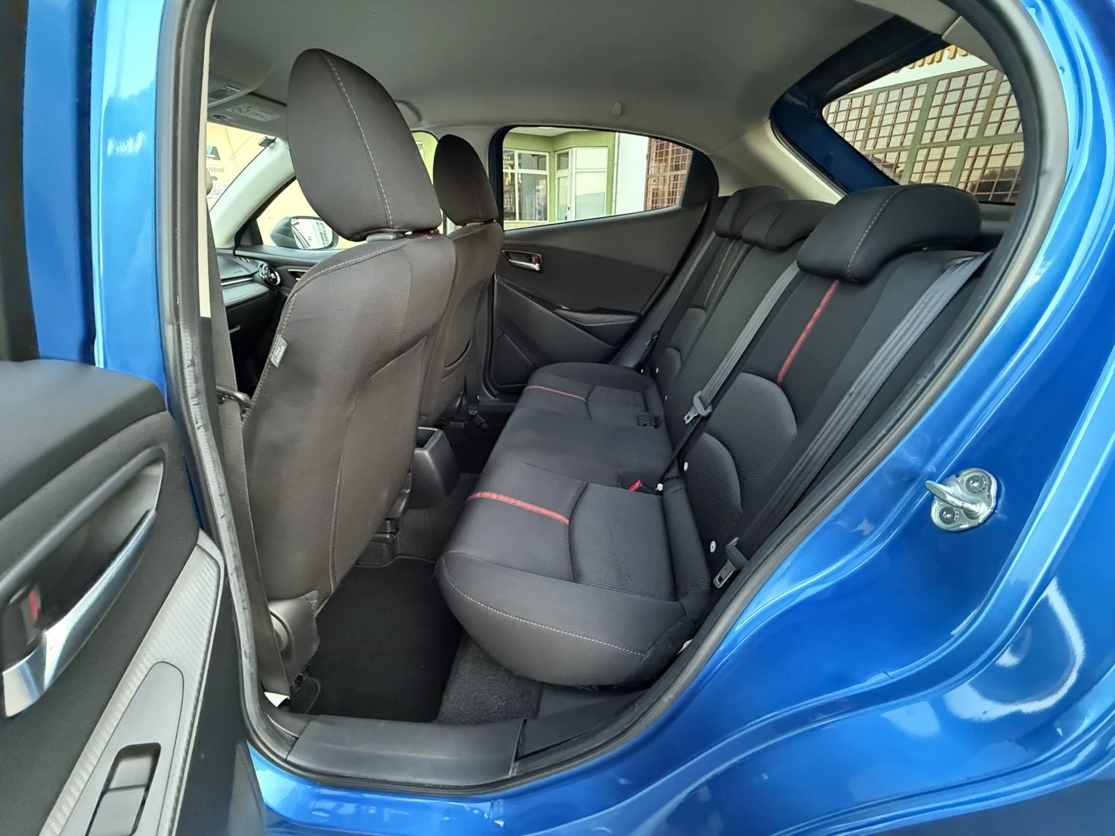 Mazda 2 1.5i 6  | Mobile.bg   17