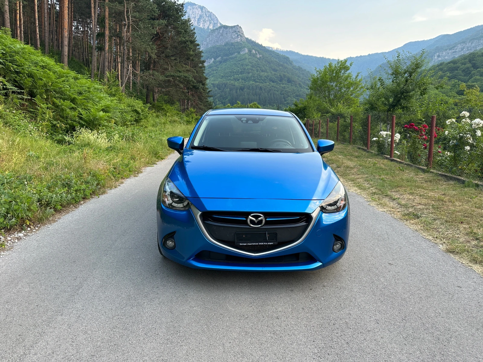 Mazda 2 1.5i 6ск Швейцария - изображение 2