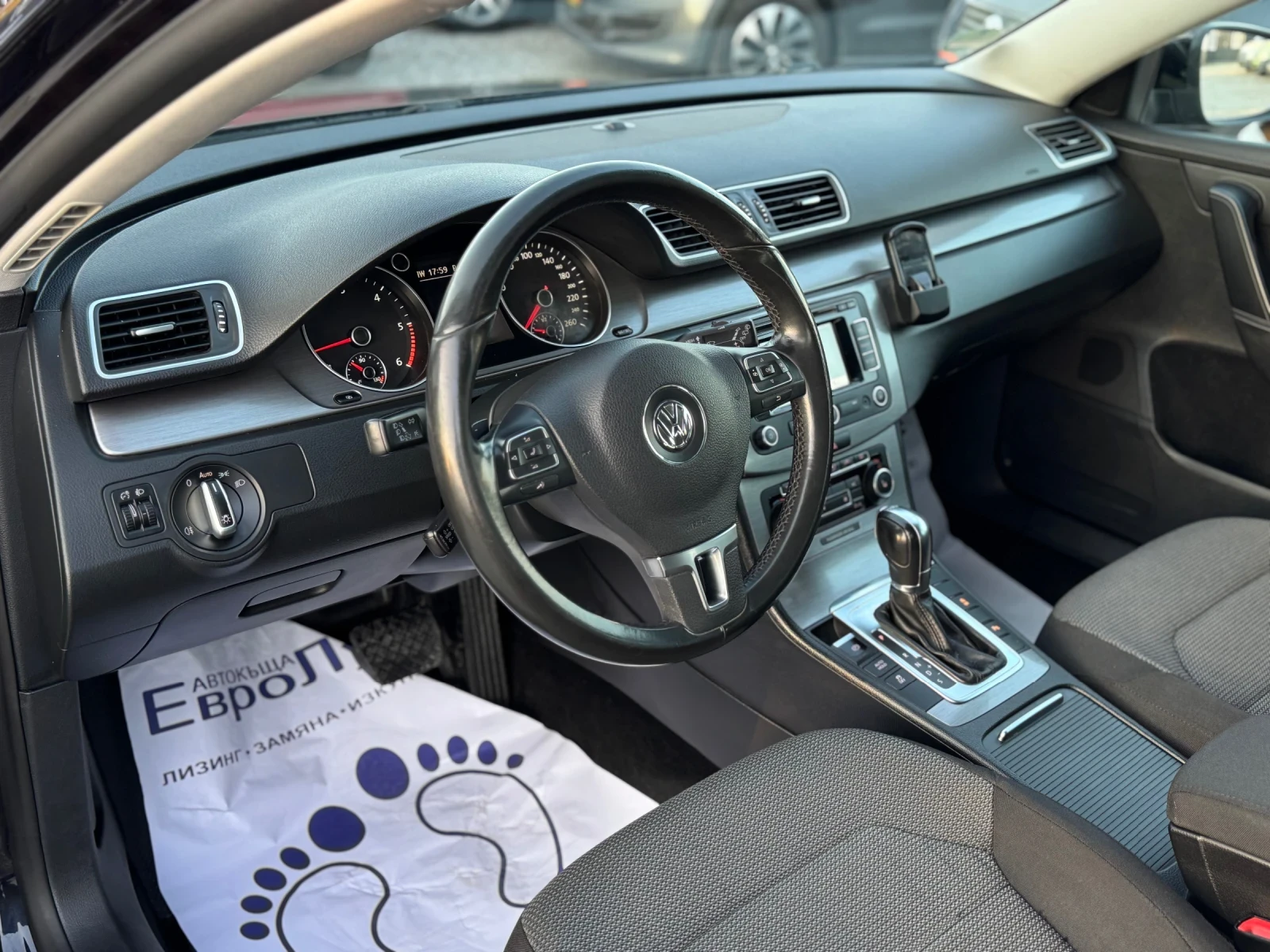 VW Passat 2.0TDI 140кс DSG НАВИ ПОДГРЕВ МУЛТИ-ВОЛАН  - изображение 10