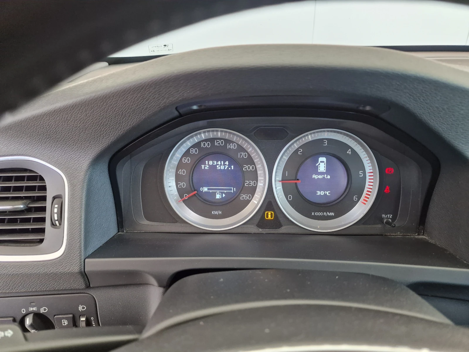 Volvo V60 2.0 163kc EURO 5A TOP, снимка 12 - Автомобили и джипове - 52884982