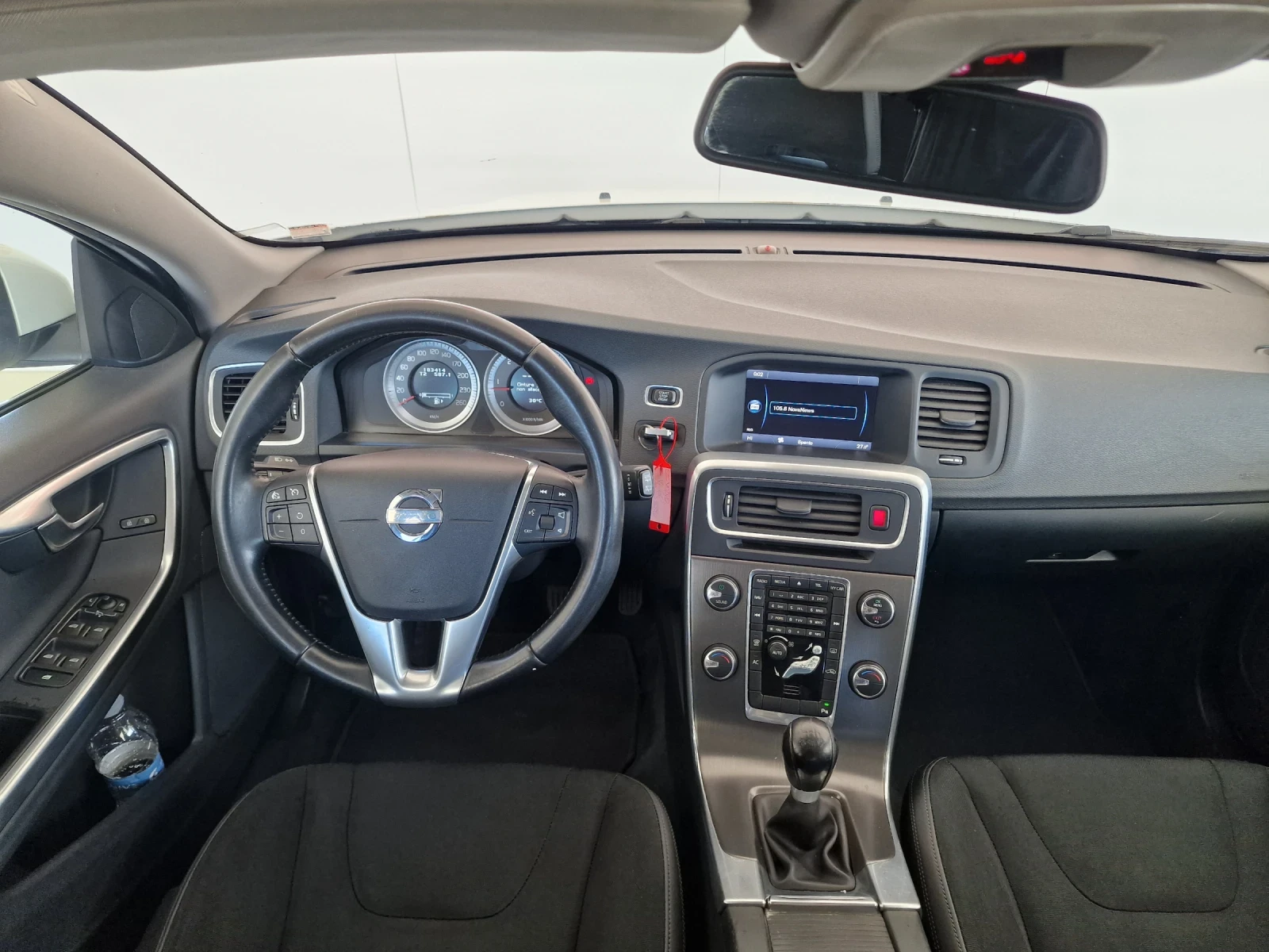 Volvo V60 2.0 163kc EURO 5A TOP, снимка 13 - Автомобили и джипове - 52884982