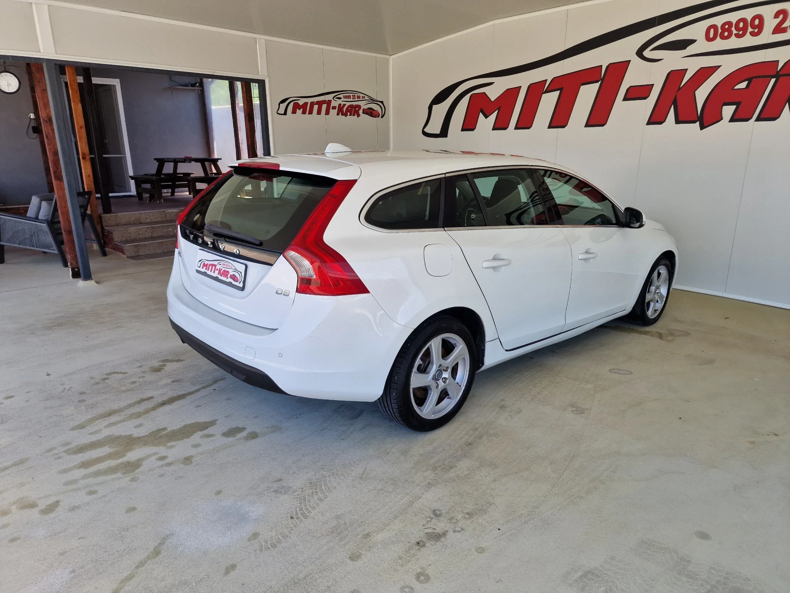 Volvo V60 2.0 163kc EURO 5A TOP, снимка 6 - Автомобили и джипове - 52884982