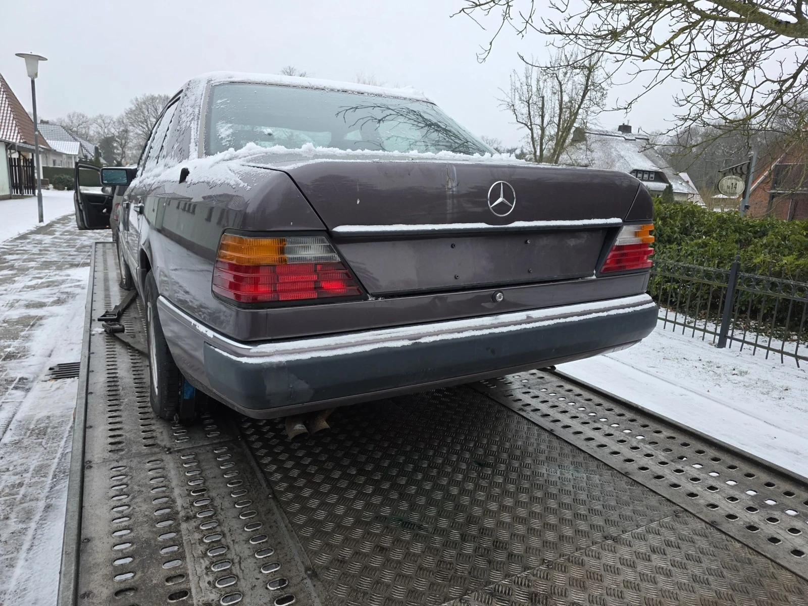 Mercedes-Benz 124  - изображение 4