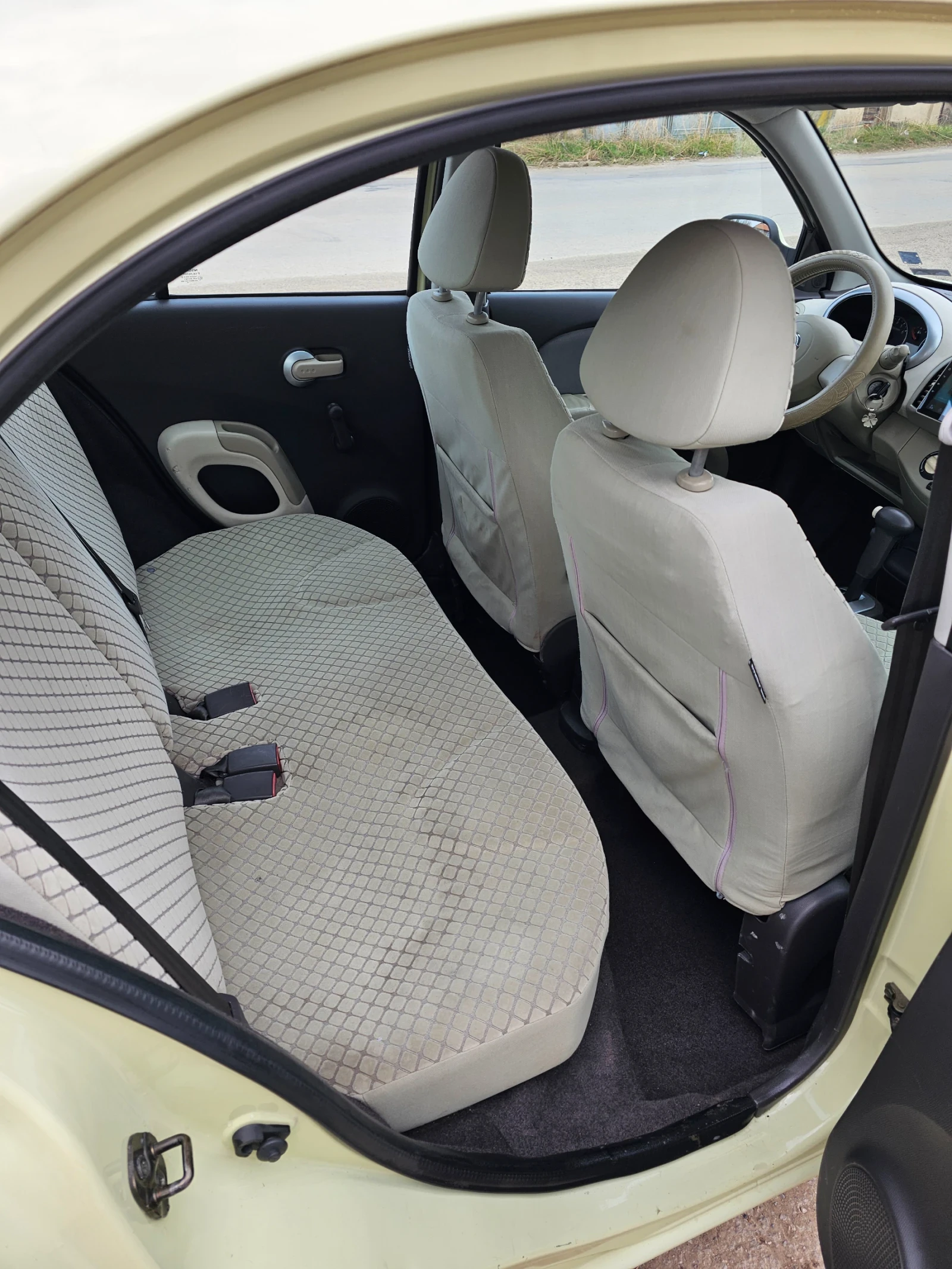 Nissan Micra 1.4i автоматик, снимка 7 - Автомобили и джипове - 53924800