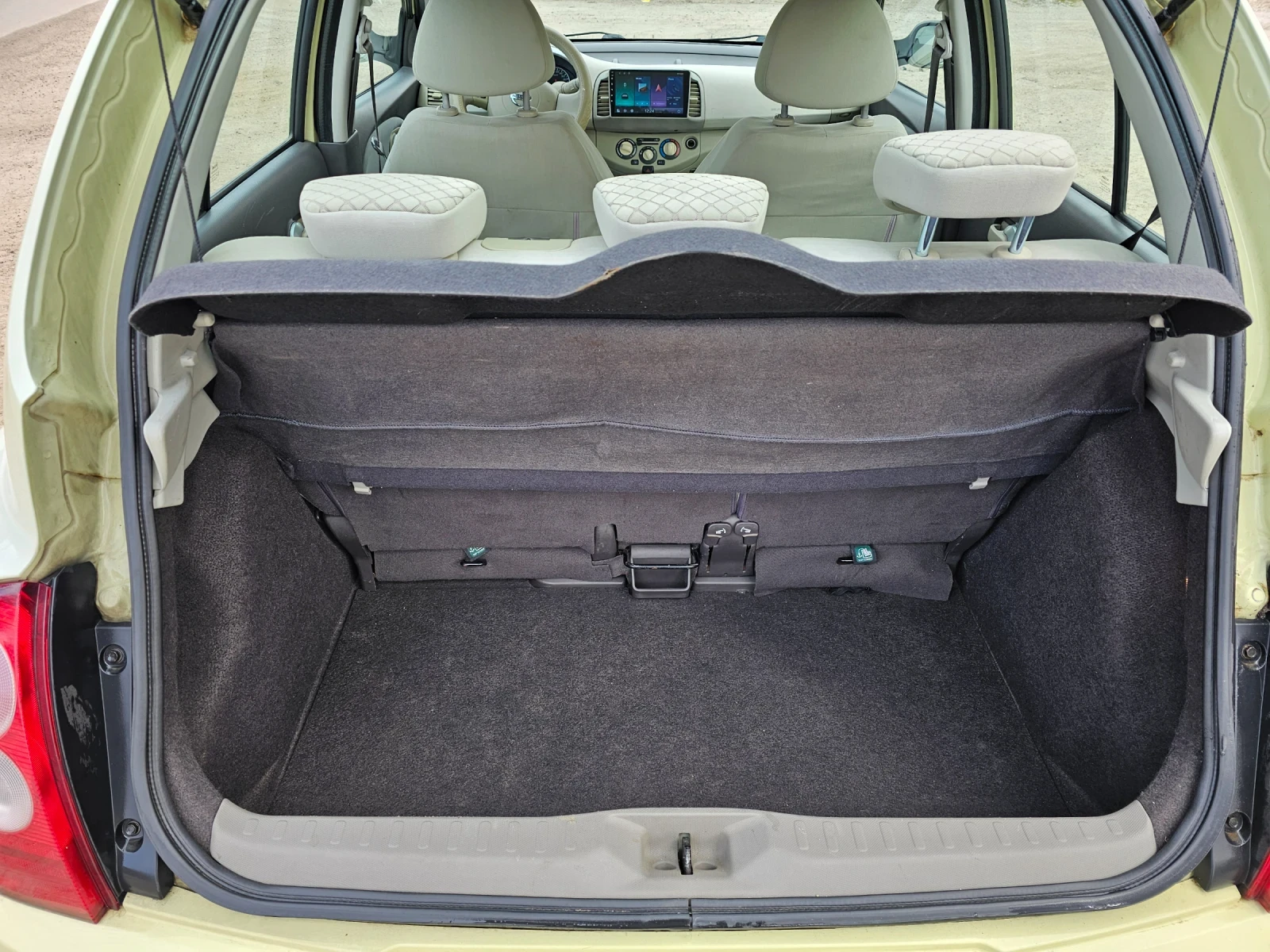 Nissan Micra 1.4i автоматик, снимка 8 - Автомобили и джипове - 53924800