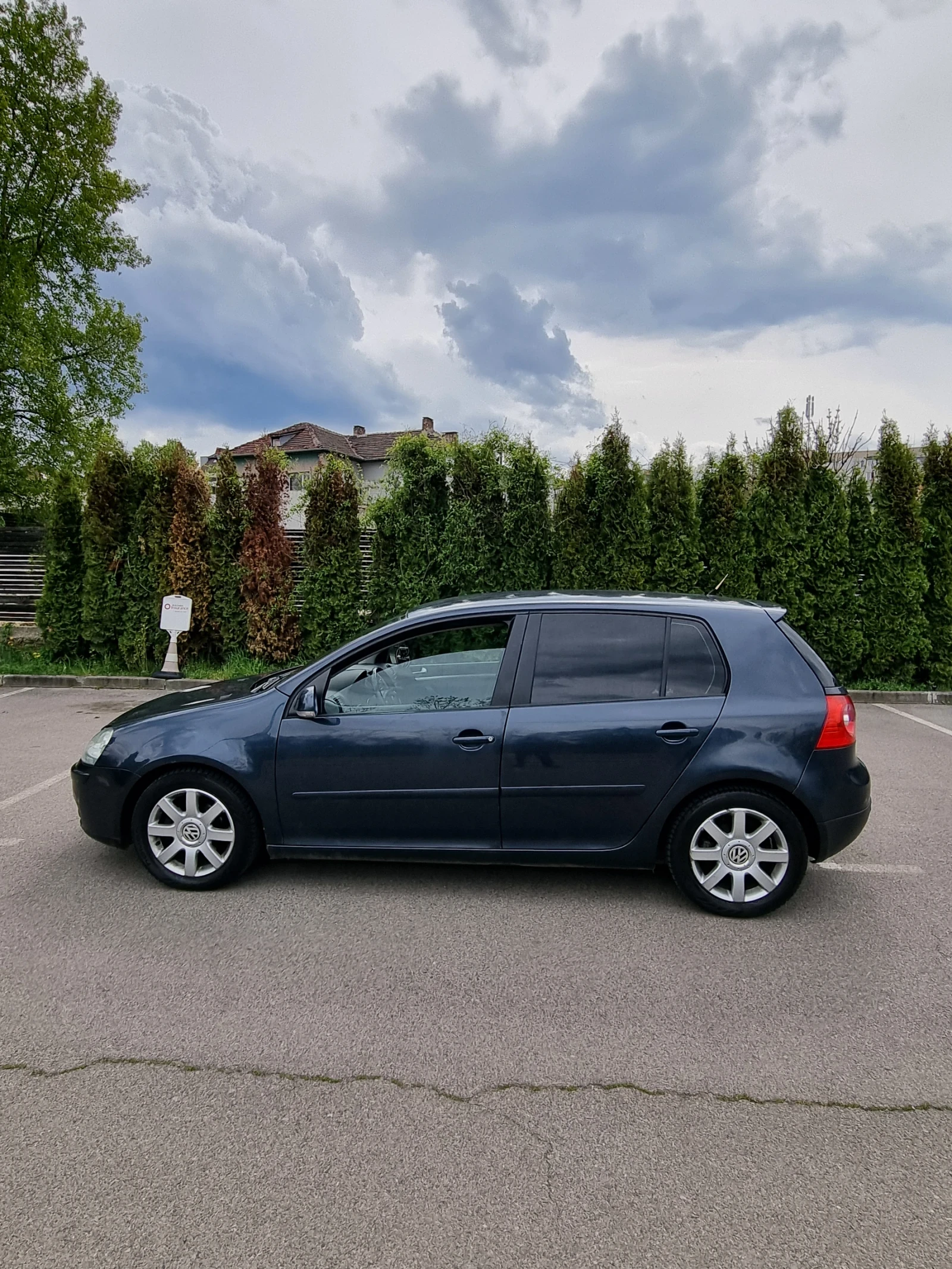 VW Golf 1.6 FSI , снимка 8 - Автомобили и джипове - 54364566