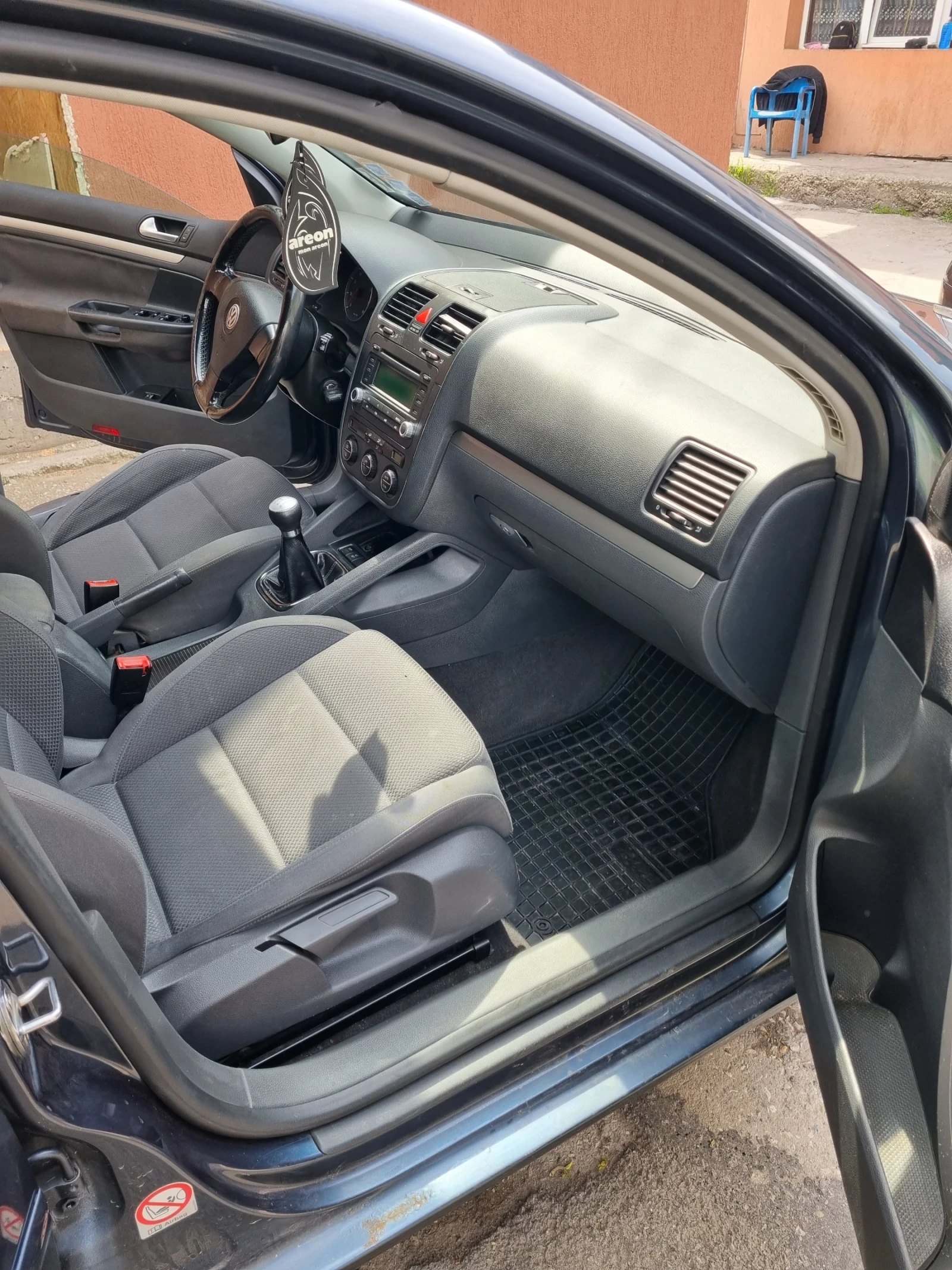 VW Golf 1.6 FSI , снимка 9 - Автомобили и джипове - 54364566