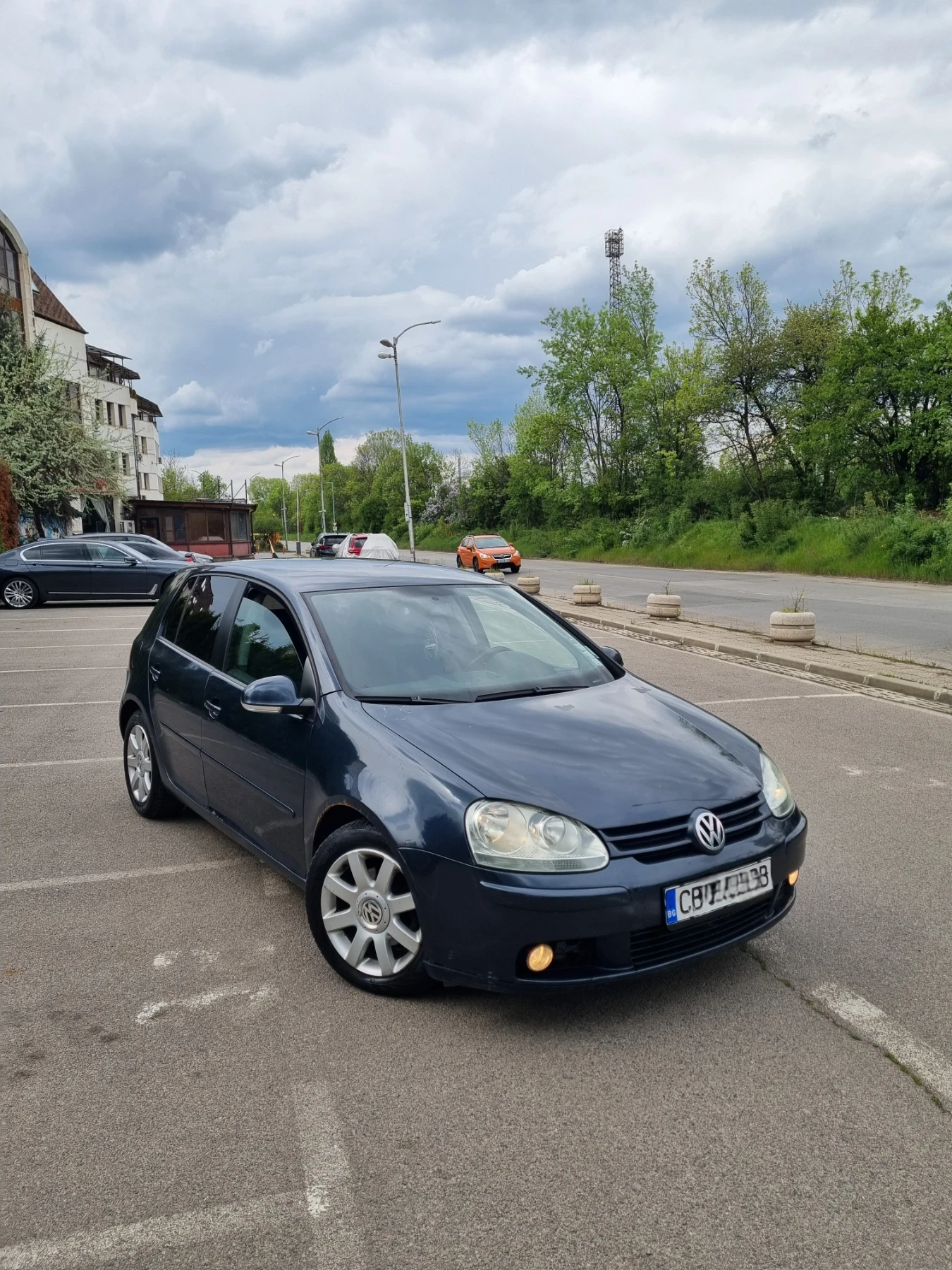VW Golf 1.6 FSI , снимка 3 - Автомобили и джипове - 54364566
