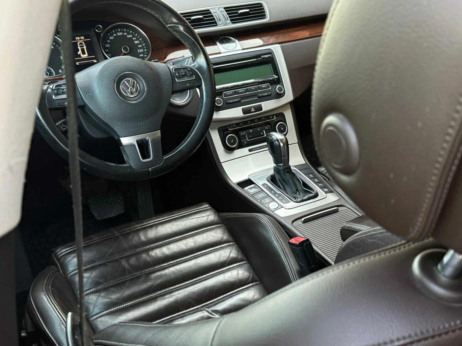 VW Passat High-Line LED, снимка 10 - Автомобили и джипове - 54768578