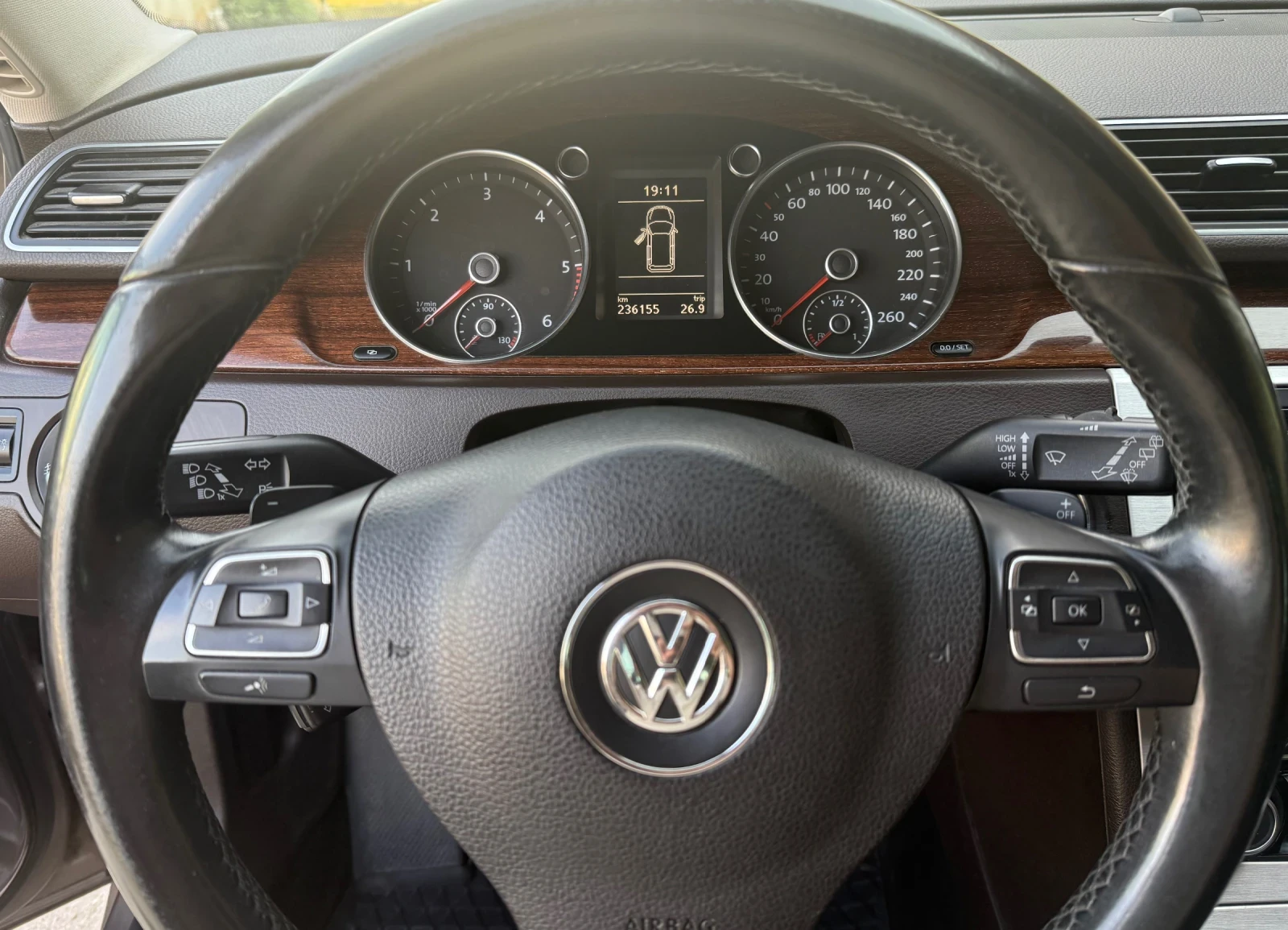 VW Passat High-Line LED, снимка 17 - Автомобили и джипове - 54768578