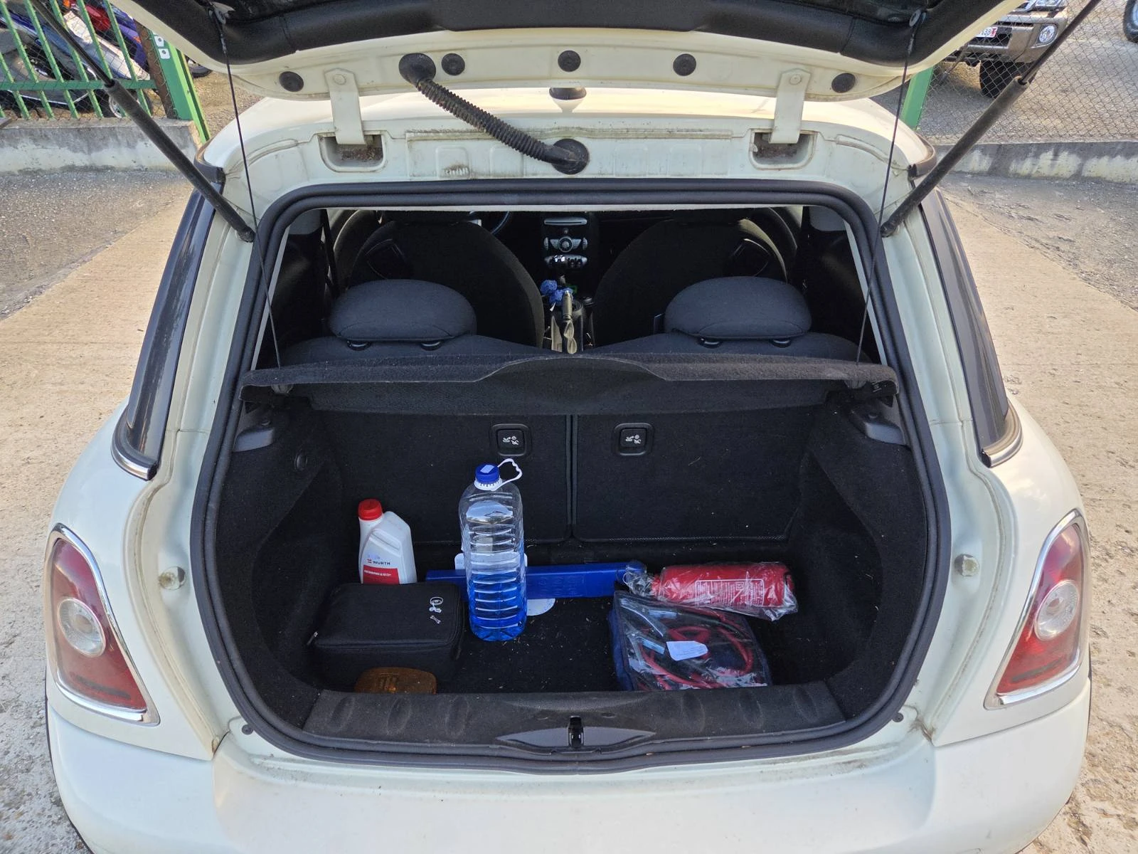 Mini Cooper 1, 4 ГАЗ/БЕНЗИН, КЛИМАТИК, ШВЕЙЦАРИЯ, снимка 12 - Автомобили и джипове - 55017016