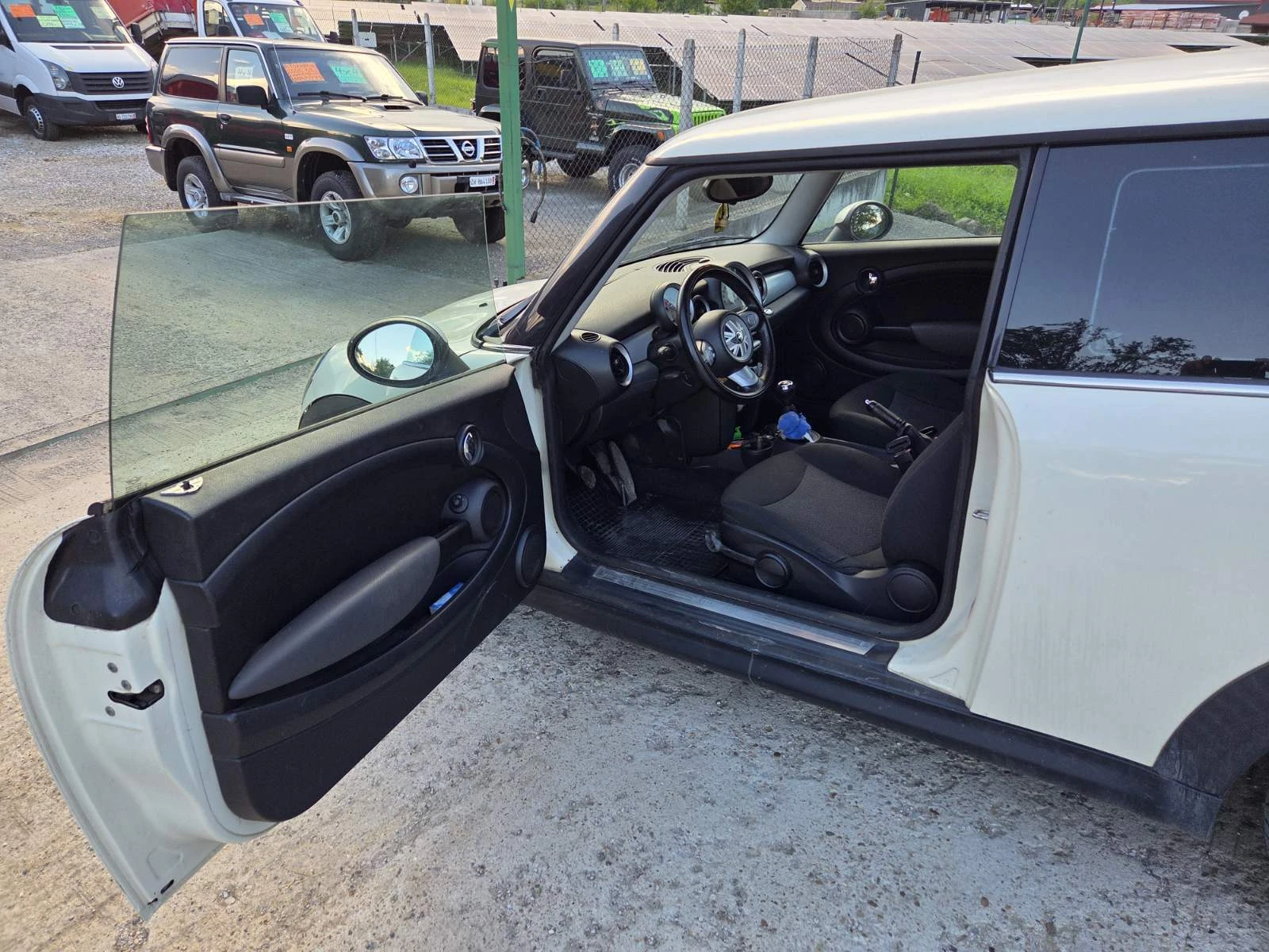 Mini Cooper 1, 4 ГАЗ/БЕНЗИН, КЛИМАТИК, ШВЕЙЦАРИЯ, снимка 7 - Автомобили и джипове - 55017016