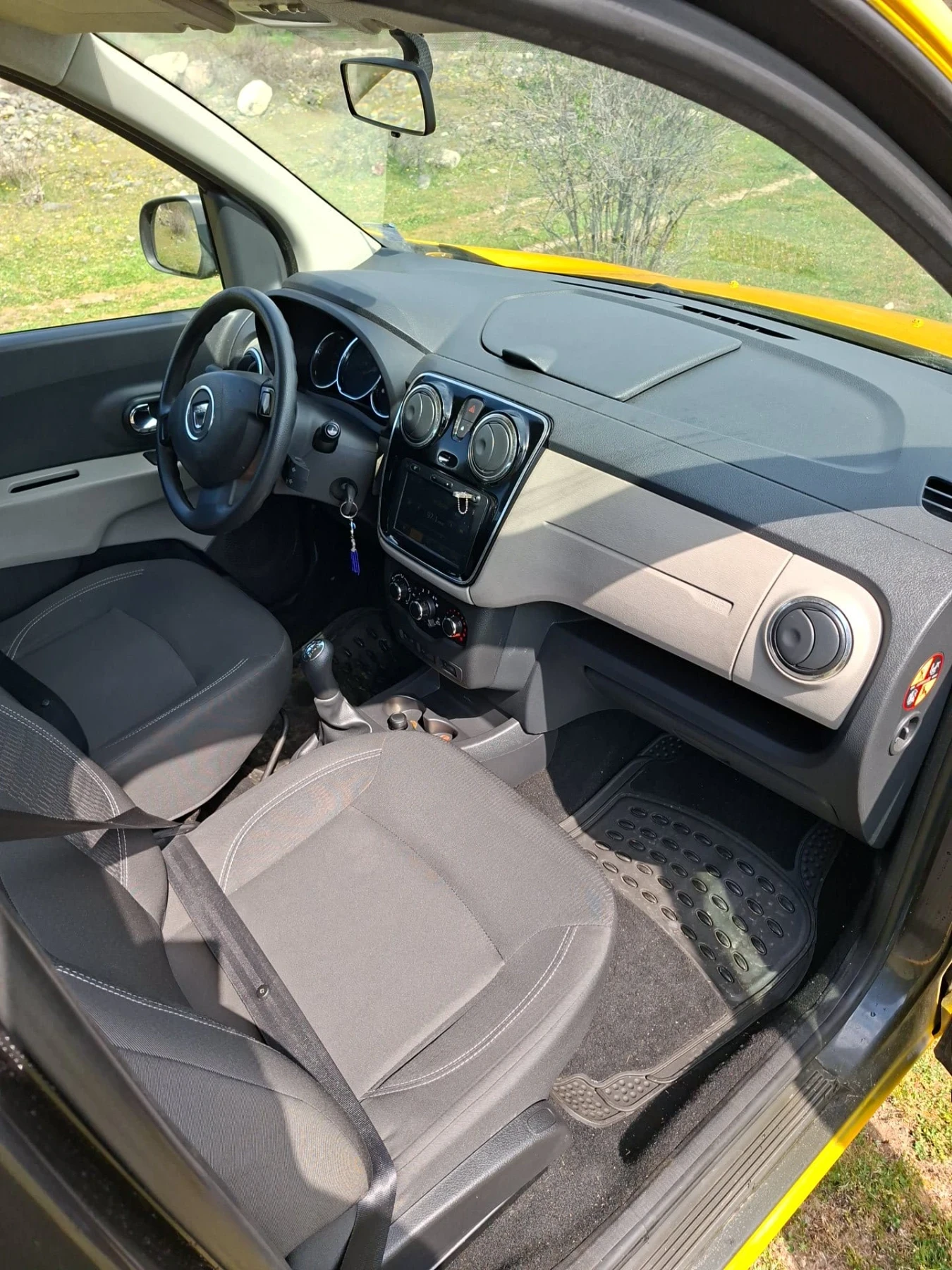 Dacia Lodgy, снимка 8 - Автомобили и джипове - 55268724