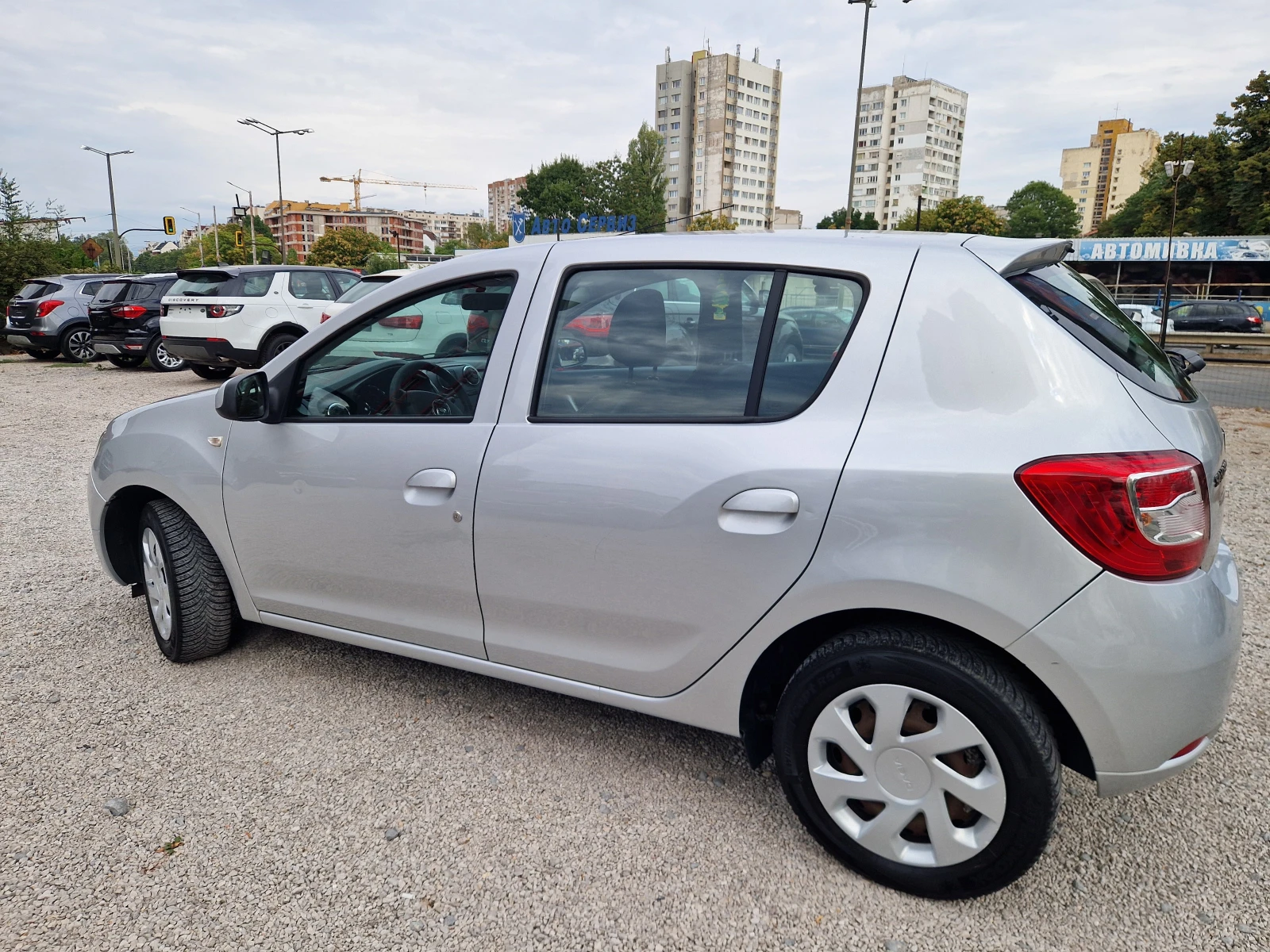 Dacia Sandero 1.2 газов инжекцион, снимка 8 - Автомобили и джипове - 56032101