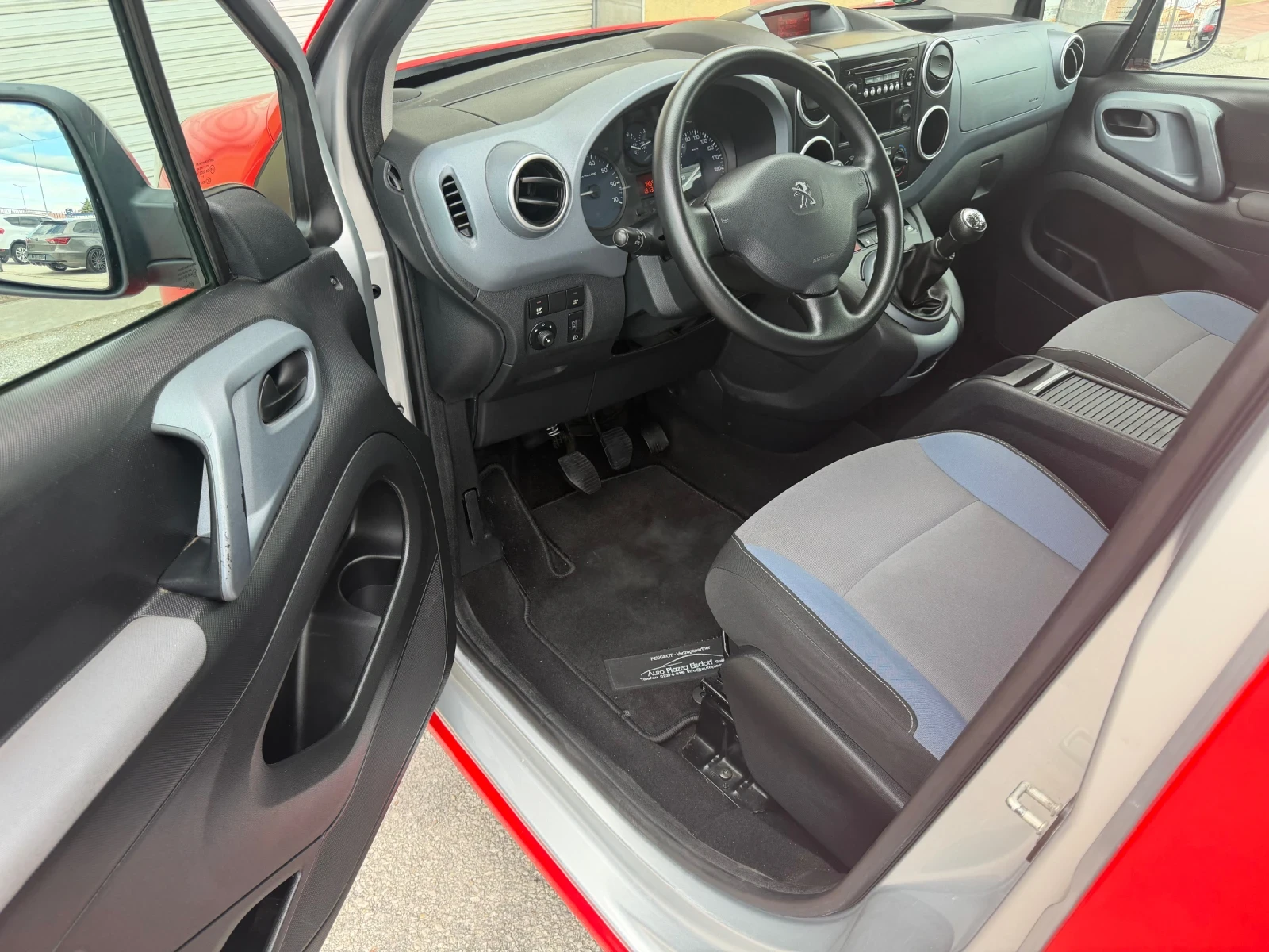 Peugeot Partner 1.6HDI 92к.с. ЕВРО 5 FACE КЛИМА ГЕРМАНИЯ, снимка 11 - Автомобили и джипове - 56202247