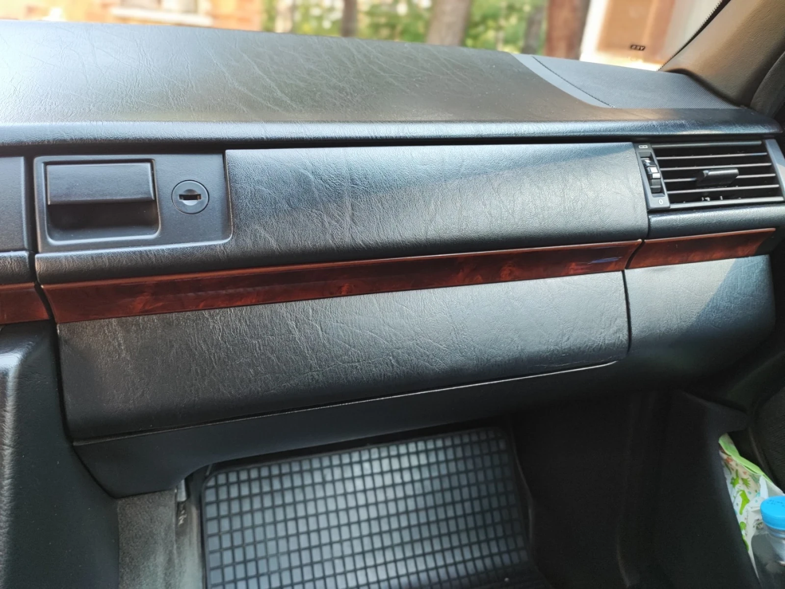 Mercedes-Benz 124 E250, снимка 9 - Автомобили и джипове - 56355483