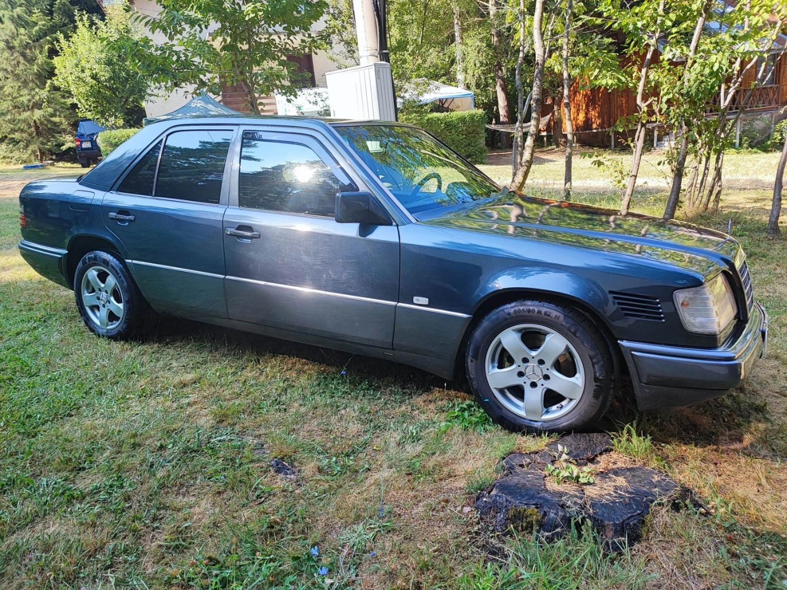Mercedes-Benz 124 E250, снимка 2 - Автомобили и джипове - 56355483