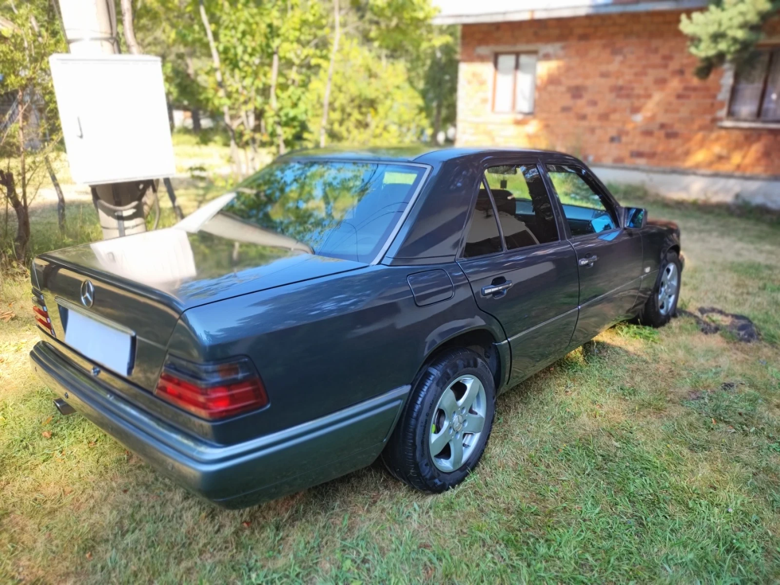 Mercedes-Benz 124 E250, снимка 4 - Автомобили и джипове - 56355483