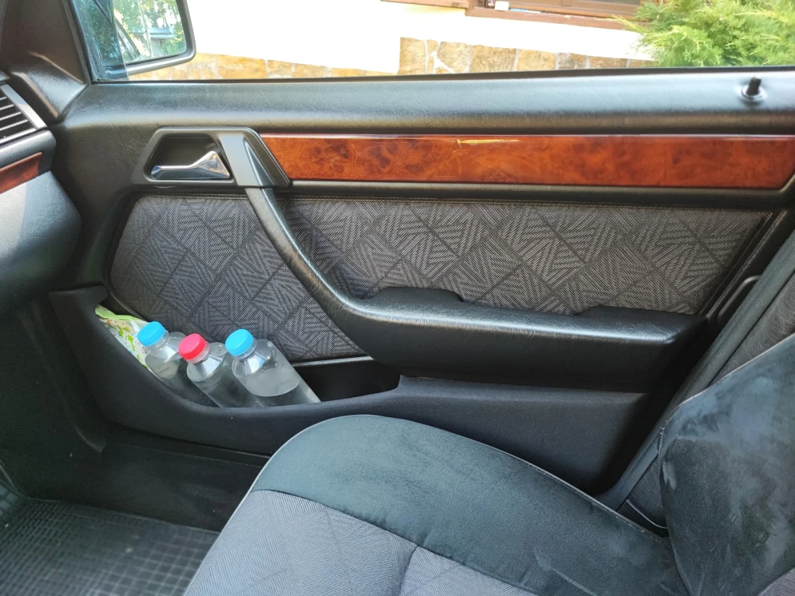 Mercedes-Benz 124 E250, снимка 10 - Автомобили и джипове - 56355483