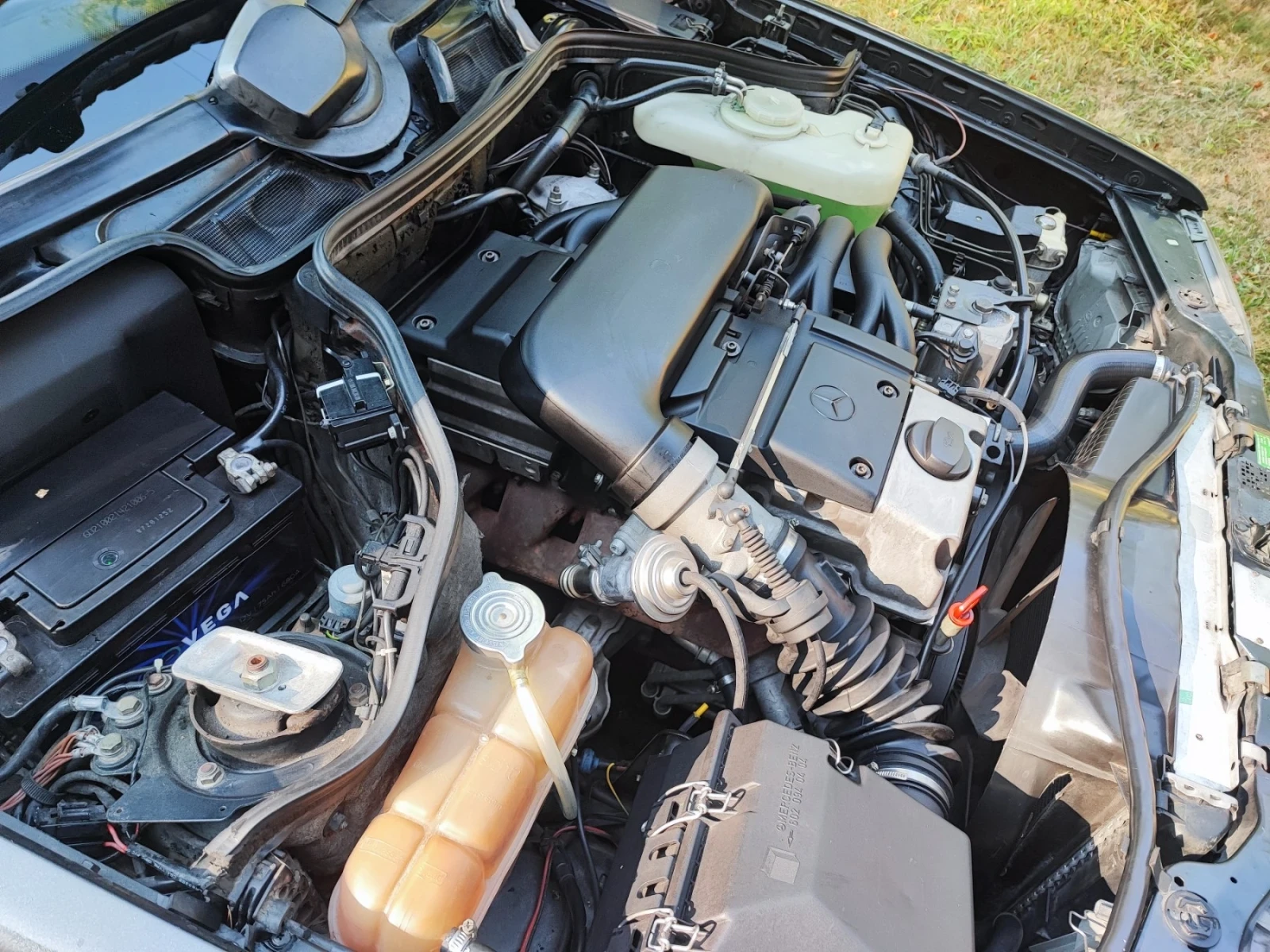 Mercedes-Benz 124 E250, снимка 5 - Автомобили и джипове - 56355483