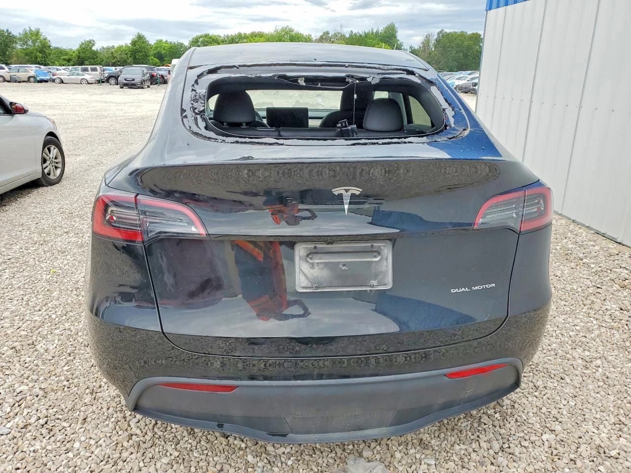 Tesla Model Y, снимка 6 - Автомобили и джипове - 56375149