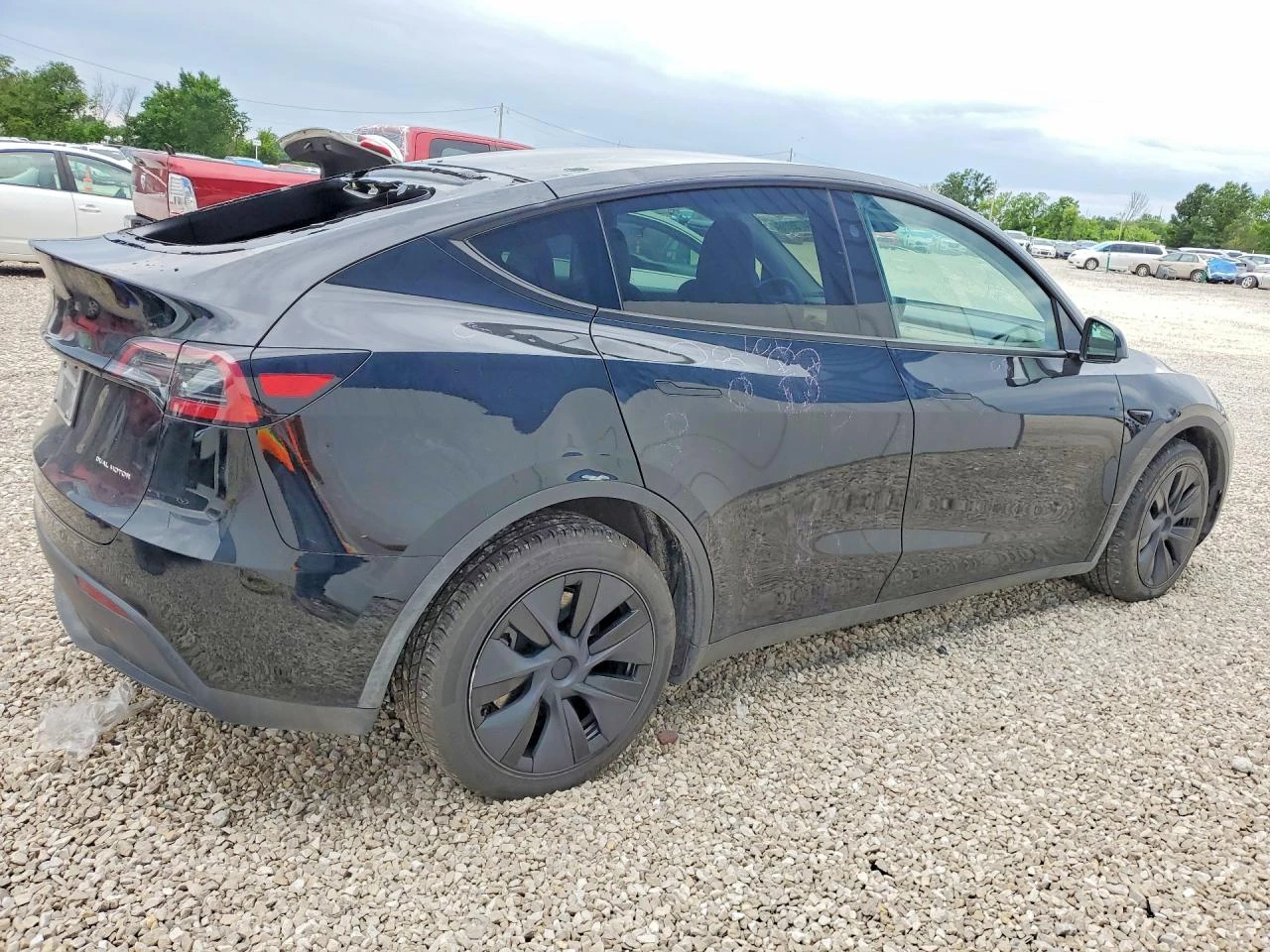 Tesla Model Y, снимка 3 - Автомобили и джипове - 56375149