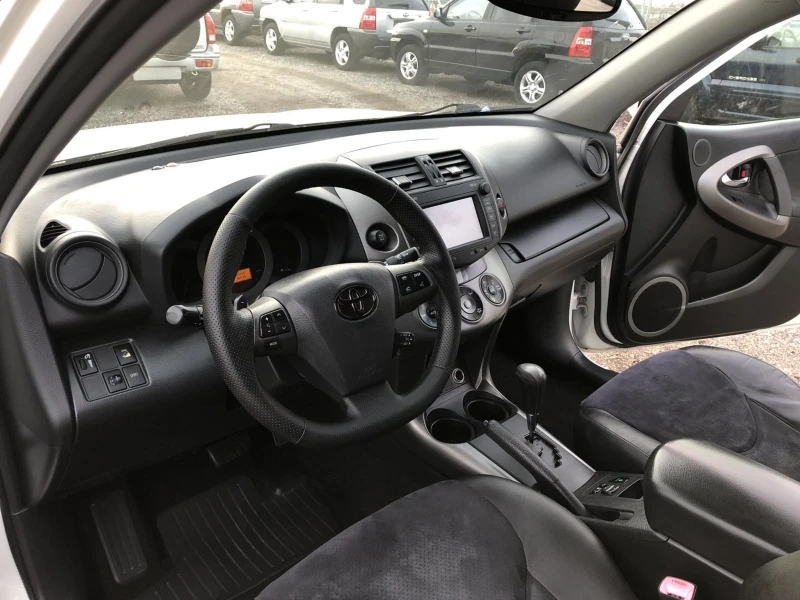 Toyota Rav4 4х4, снимка 8 - Автомобили и джипове - 48759317