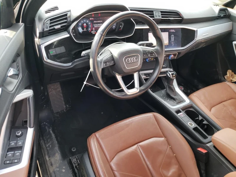 Audi Q3, снимка 8 - Автомобили и джипове - 49444811