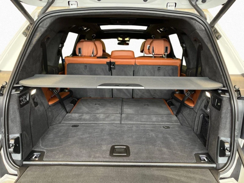 BMW X7 40i* M SPORT* PANO* H&K* HEAD-UP* DISTR* , снимка 12 - Автомобили и джипове - 51743719