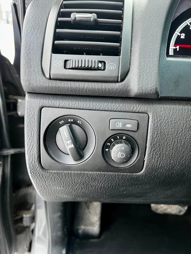 SsangYong Rexton 4X4 FULL НОВ ВНОС бавни, снимка 15 - Автомобили и джипове - 53036907