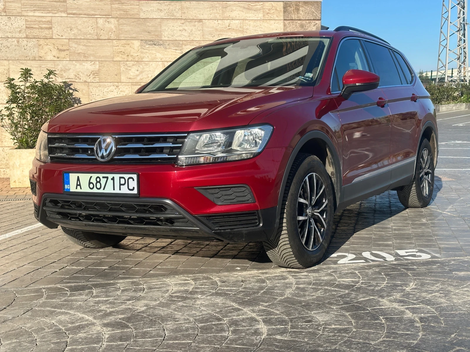 VW Tiguan Allspace SE 4MOTION - изображение 6