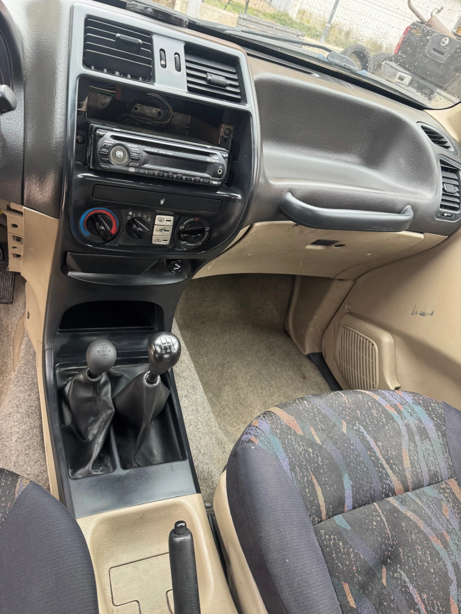 Nissan Terrano 2.7 TD , снимка 6 - Автомобили и джипове - 53910613