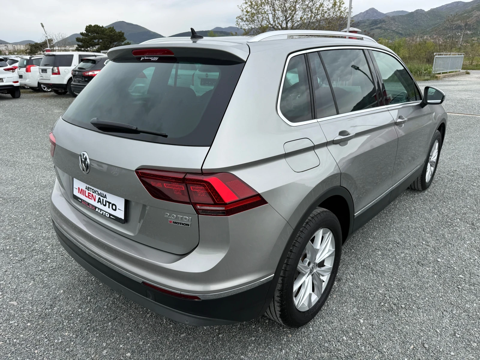 VW Tiguan (КАТО НОВА)^(4х4), снимка 6 - Автомобили и джипове - 53921750