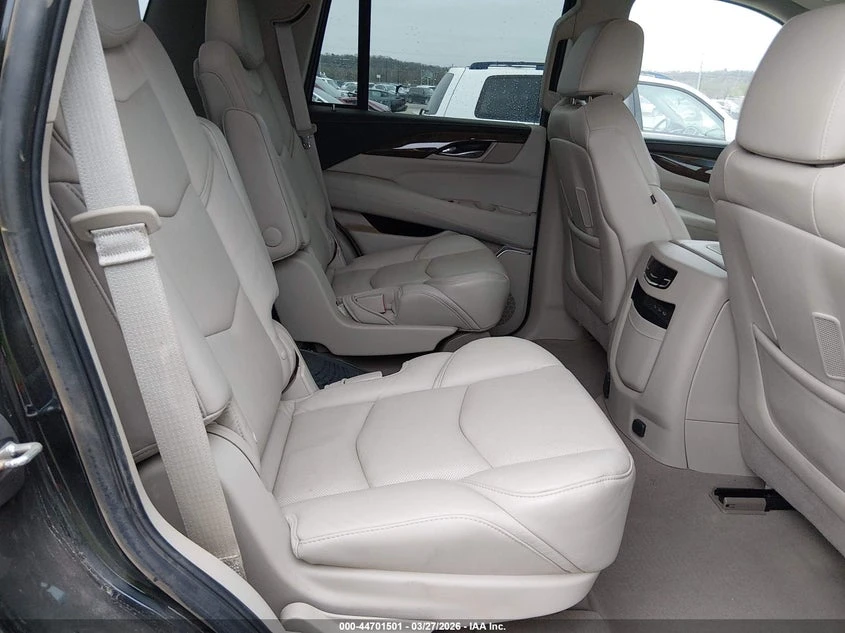 Cadillac Escalade 6.2l 4Wd Premium Luxury, снимка 8 - Автомобили и джипове - 54571621