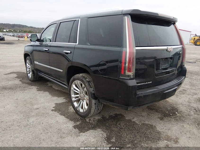 Cadillac Escalade 6.2l 4Wd Premium Luxury, снимка 3 - Автомобили и джипове - 54571621