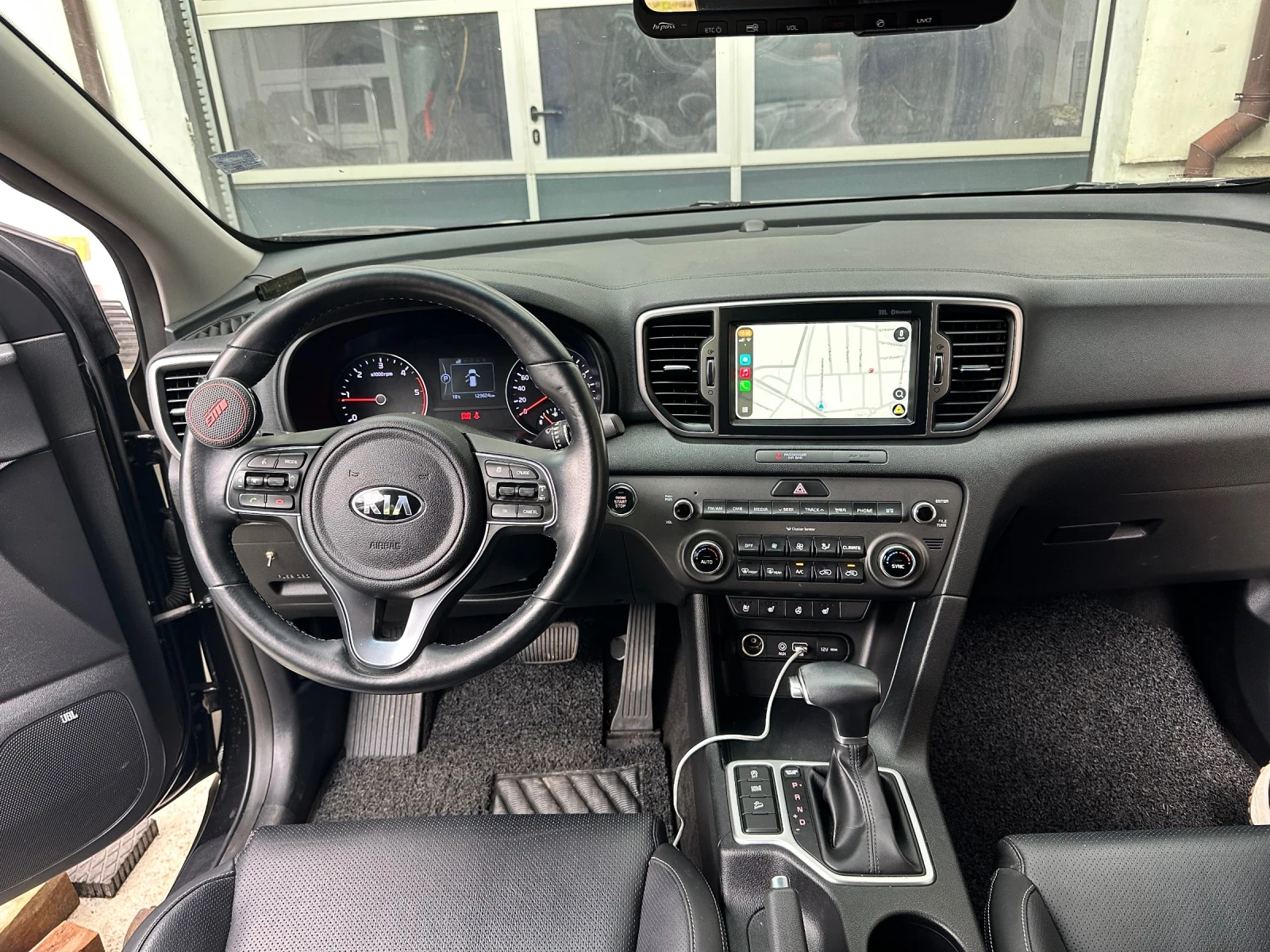Kia Sportage Топ Оборудване, Car-Play, Автомат, Кожа, Перфектна, снимка 9 - Автомобили и джипове - 54657656