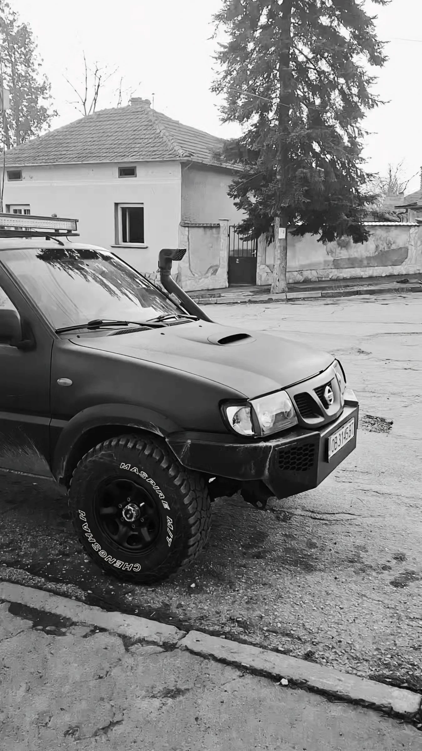 Nissan Terrano, снимка 2 - Автомобили и джипове - 54679788