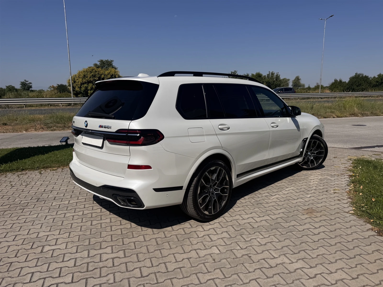 BMW X7 M60i xDrive, снимка 2 - Автомобили и джипове - 56092776