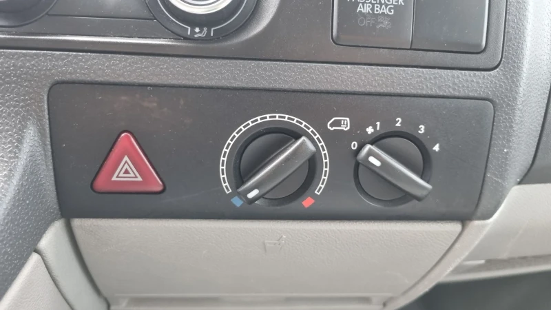 VW T5 2.0 TDI FACELIFT 8+ 1 Клима, снимка 15 - Бусове и автобуси - 50911667