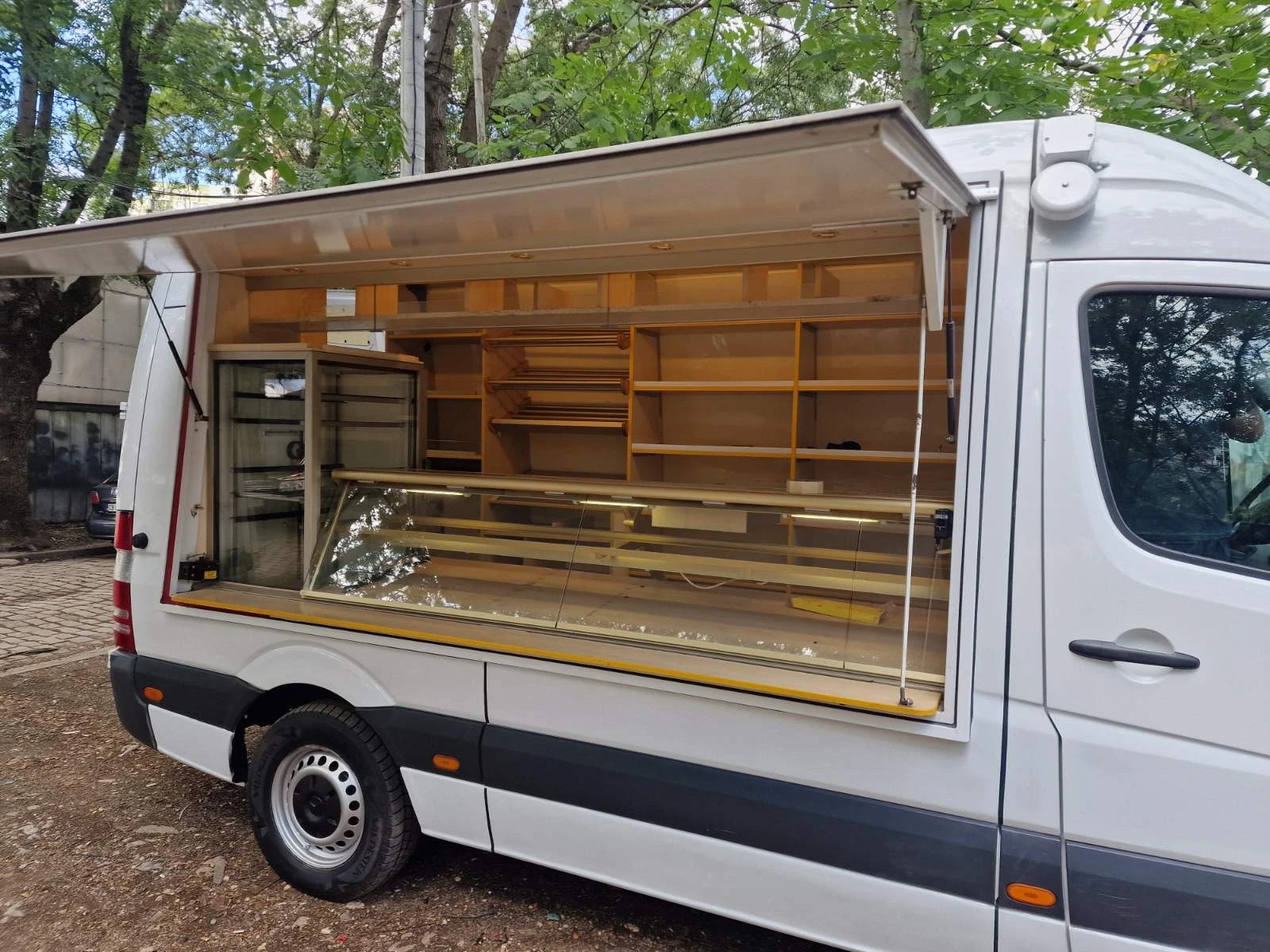 Mercedes-Benz Sprinter 311 Магазин , снимка 12 - Бусове и автобуси - 55532439