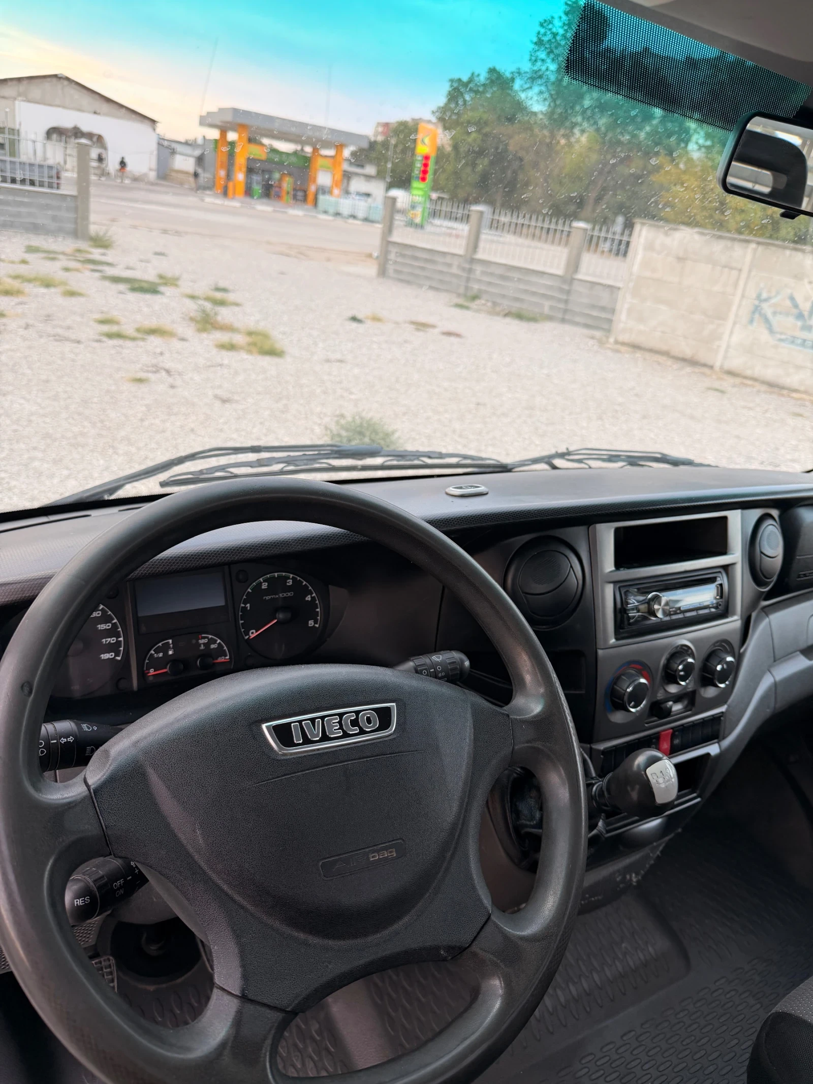 Iveco 35c17 Внос Швейцария , снимка 13 - Бусове и автобуси - 56249044